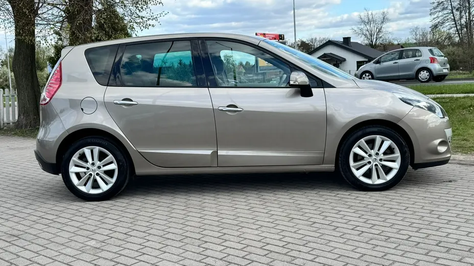 RENAULT Scenic -