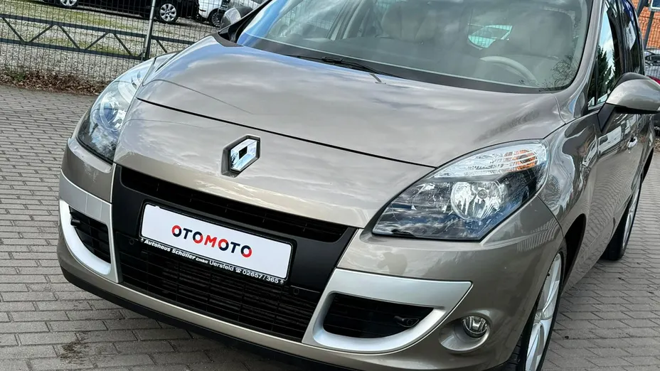 RENAULT Scenic -
