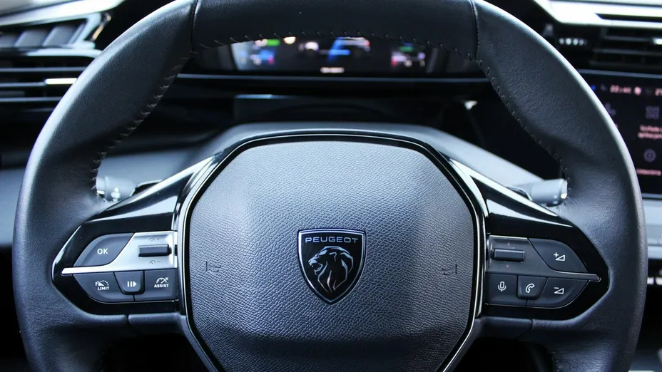 PEUGEOT 308 -