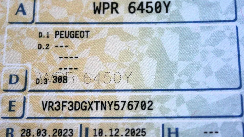 PEUGEOT 308 -