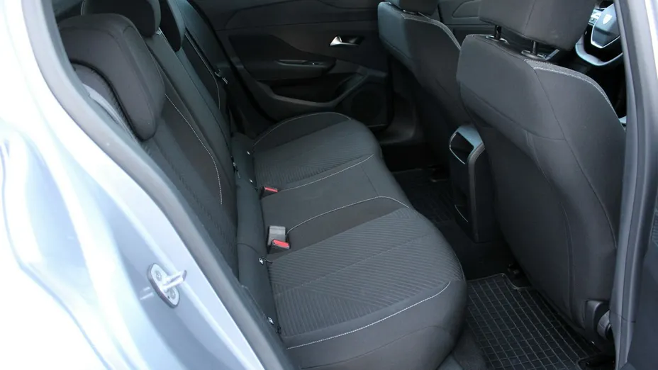 PEUGEOT 308 -
