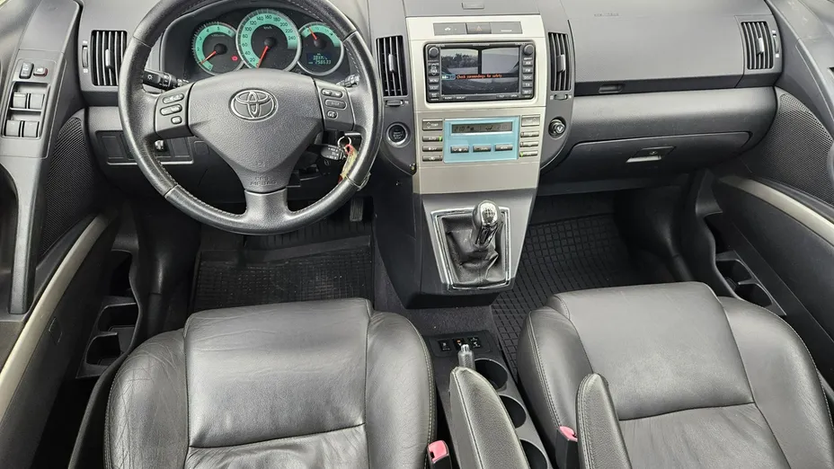 TOYOTA Corolla Verso -