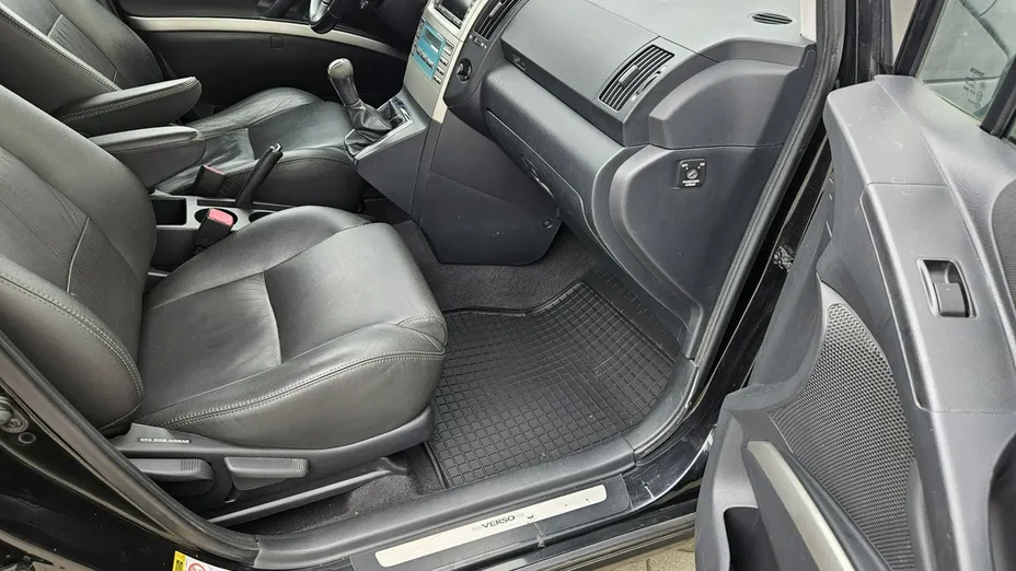 TOYOTA Corolla Verso -