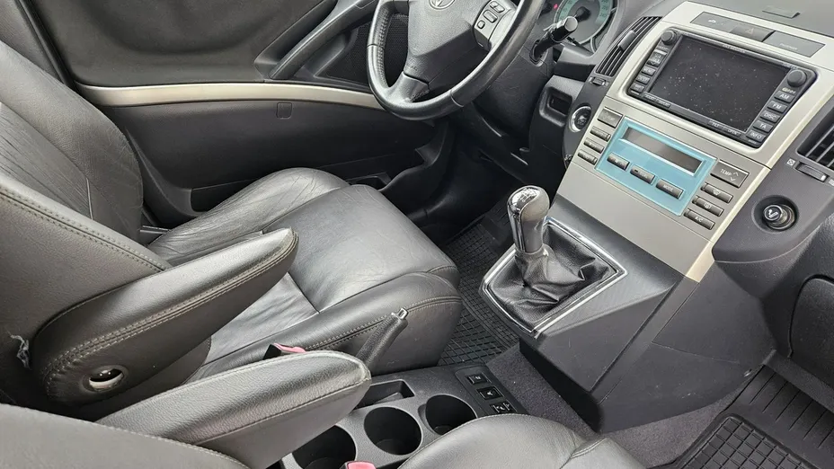 TOYOTA Corolla Verso -