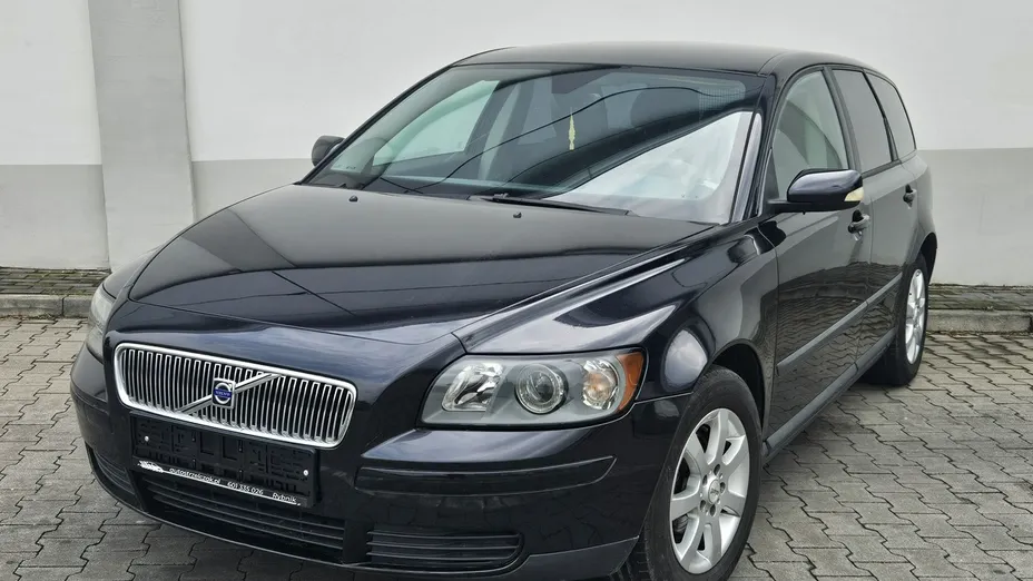 VOLVO V50 -