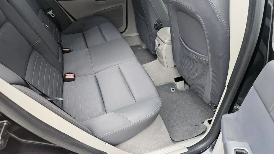 VOLVO V50 -