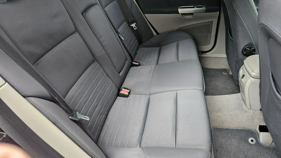 VOLVO V50 -
