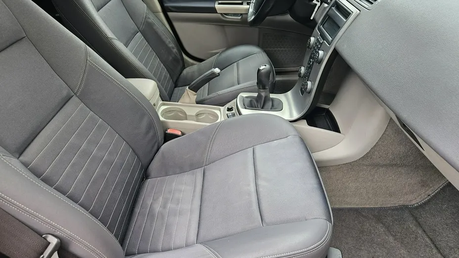 VOLVO V50 -