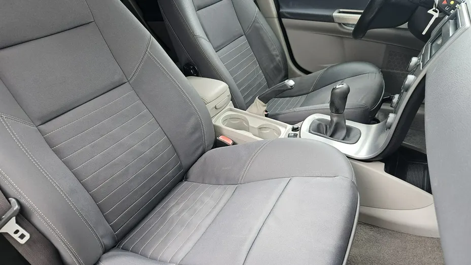 VOLVO V50 -