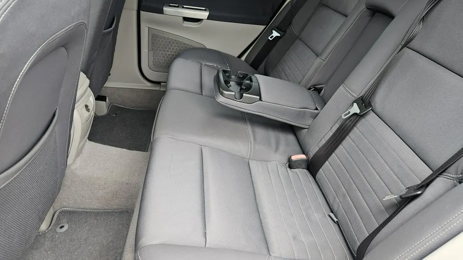 VOLVO V50 -