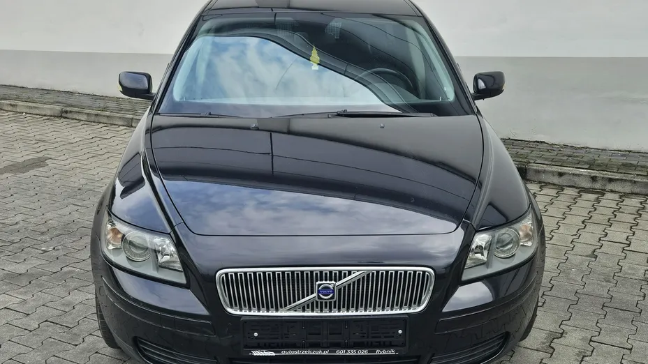 VOLVO V50 -