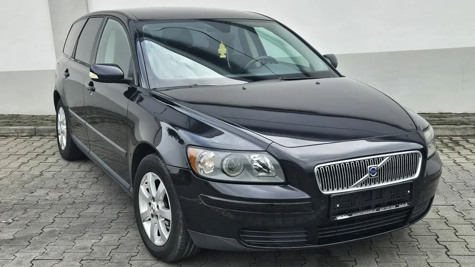VOLVO V50 -