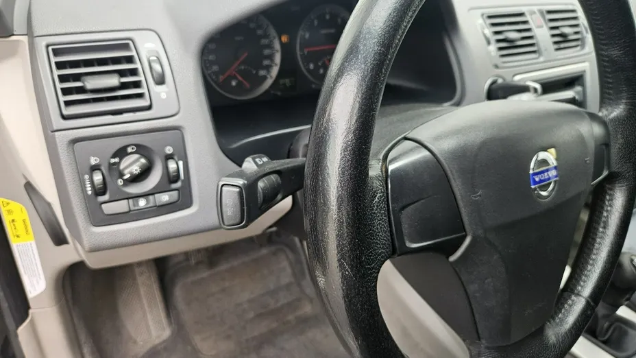 VOLVO V50 -