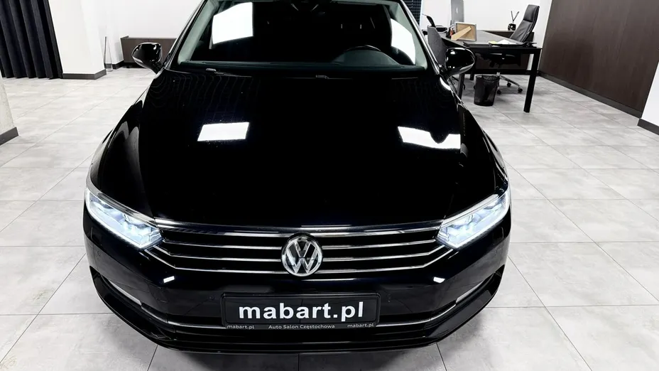 VOLKSWAGEN Passat -