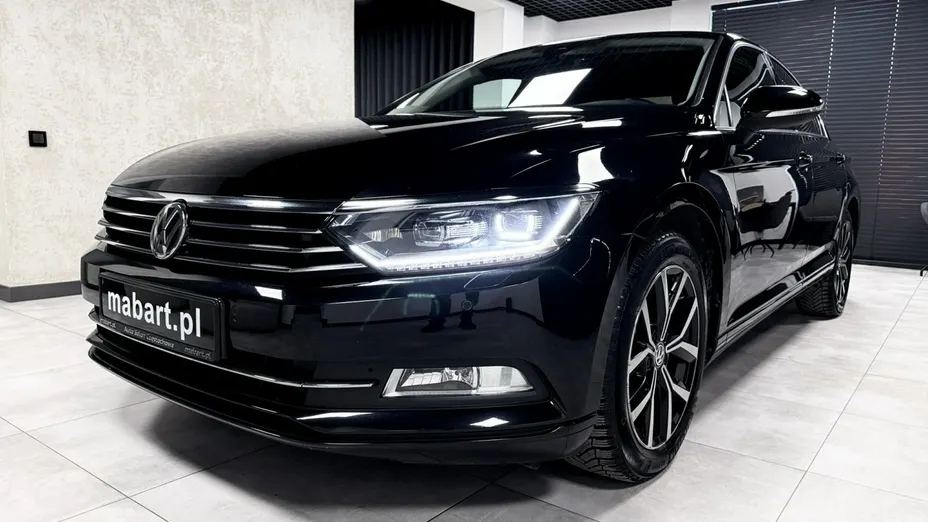 VOLKSWAGEN Passat -