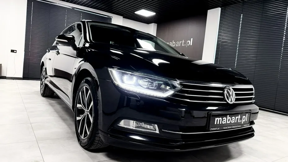 VOLKSWAGEN Passat -