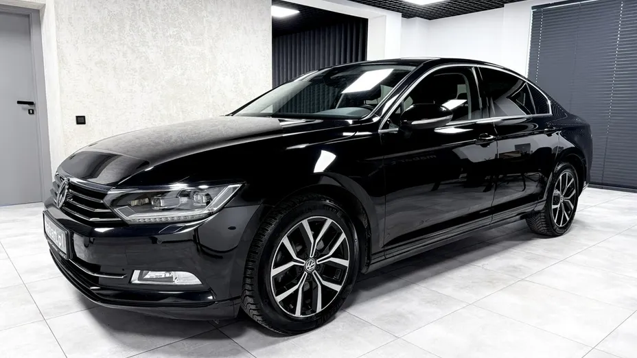 VOLKSWAGEN Passat -