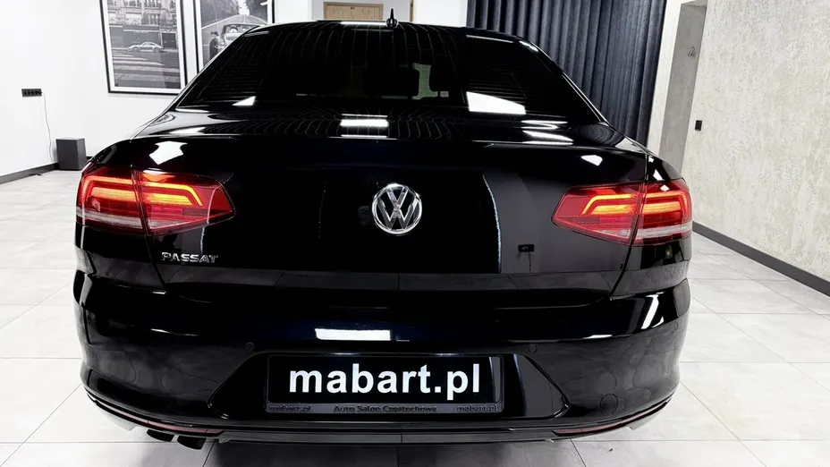 VOLKSWAGEN Passat -