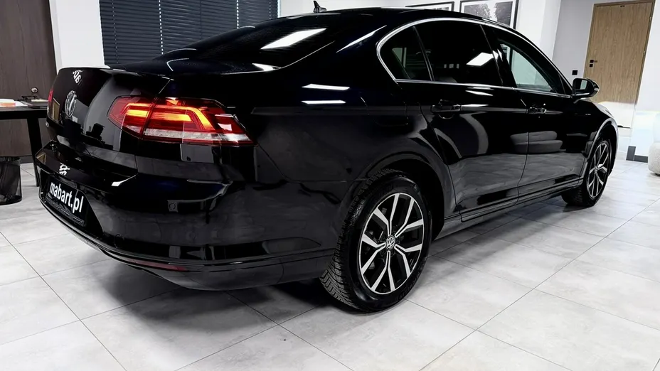 VOLKSWAGEN Passat -