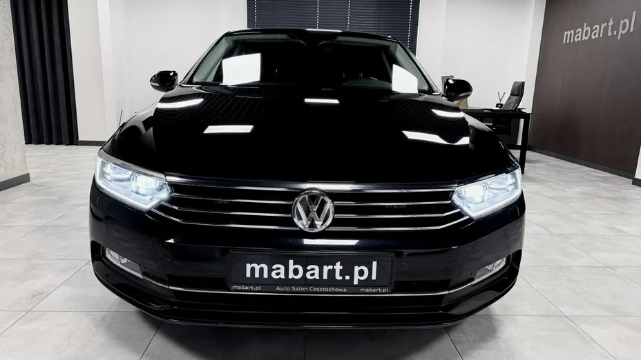 VOLKSWAGEN Passat -