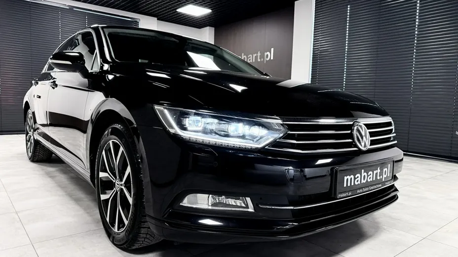 VOLKSWAGEN Passat -