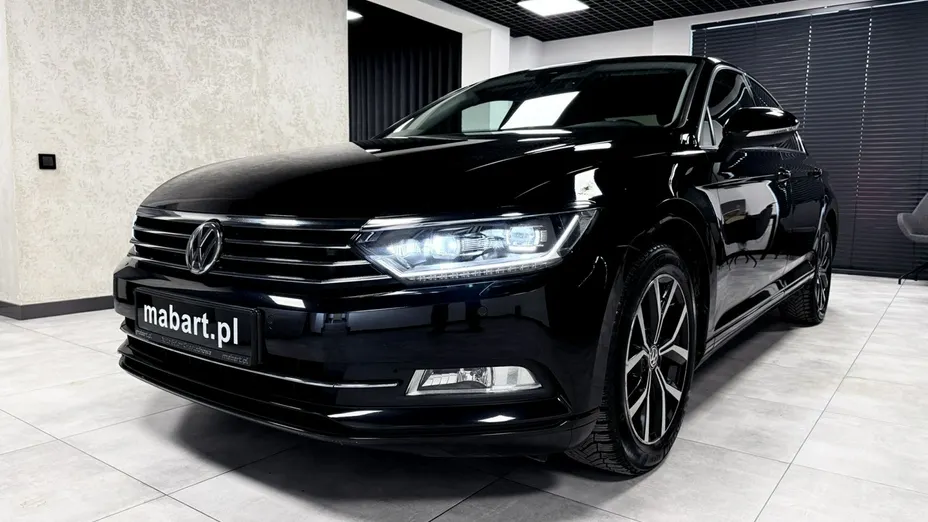 VOLKSWAGEN Passat -
