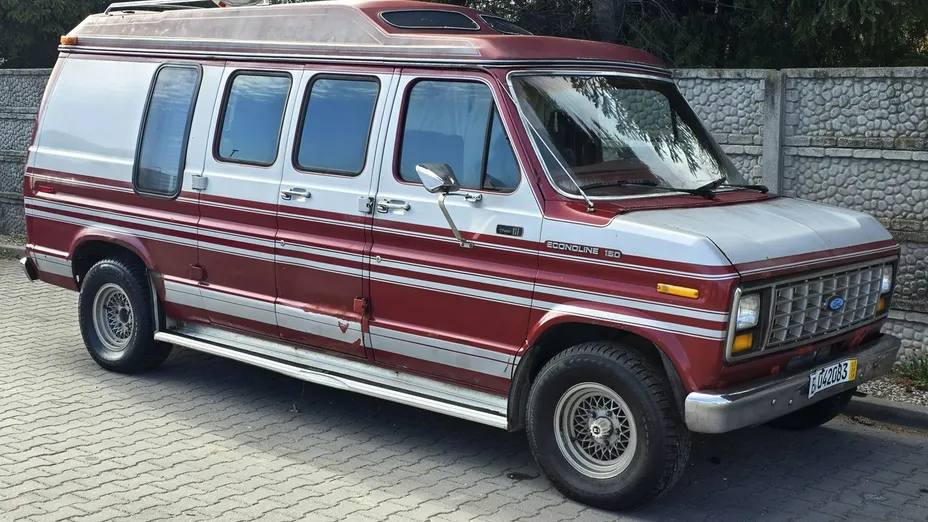 FORD Econoline -
