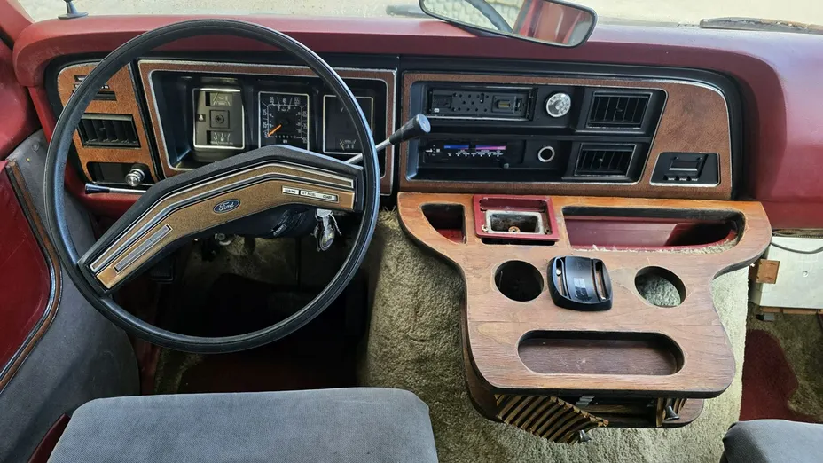 FORD Econoline -