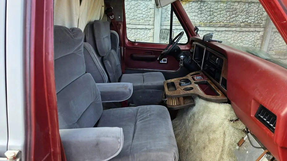 FORD Econoline -