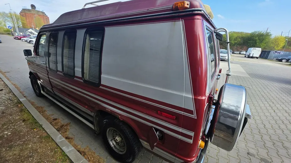 FORD Econoline -