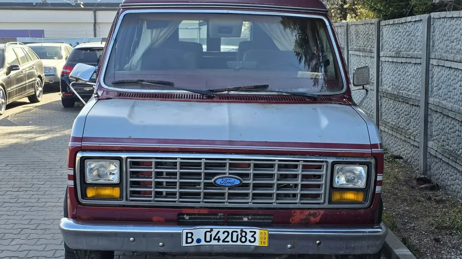 FORD Econoline -