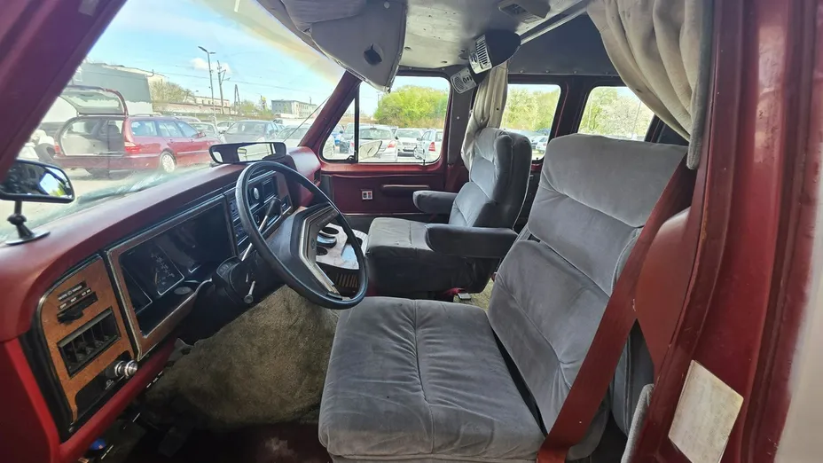 FORD Econoline -