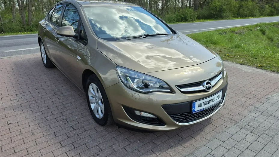 OPEL Astra -