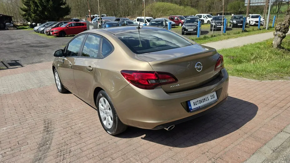 OPEL Astra -