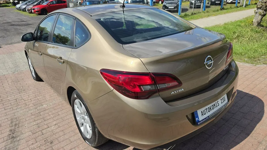 OPEL Astra -