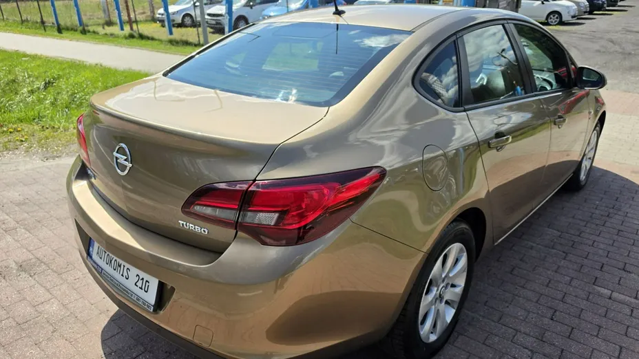 OPEL Astra -