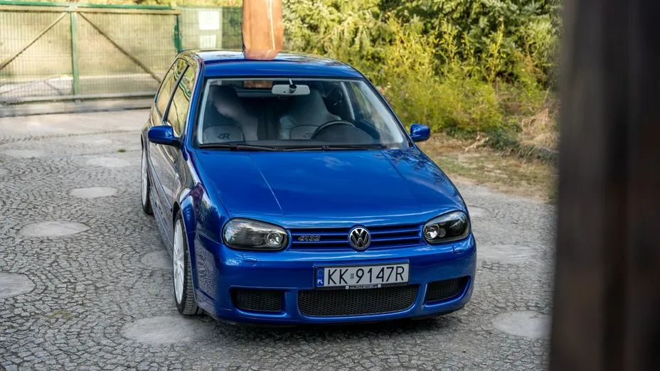 VOLKSWAGEN Golf -