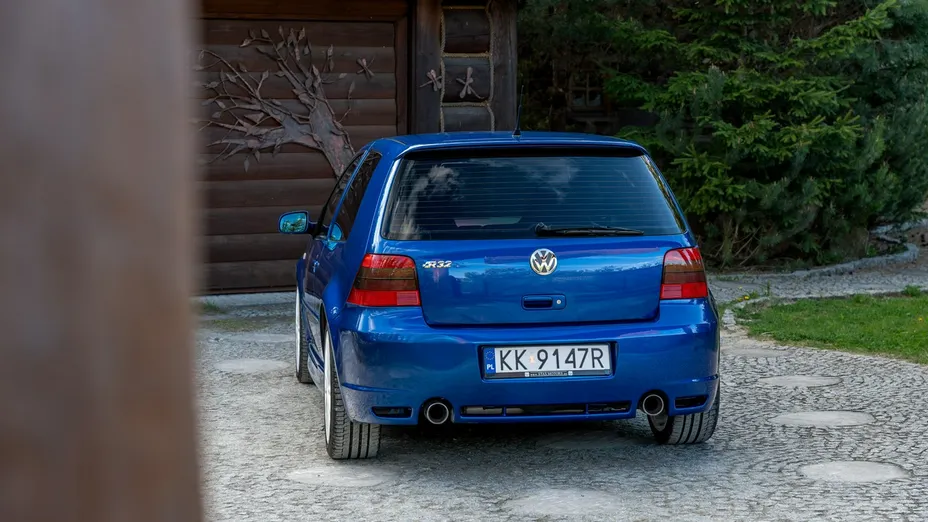 VOLKSWAGEN Golf -