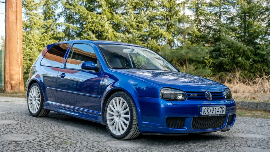 VOLKSWAGEN Golf -