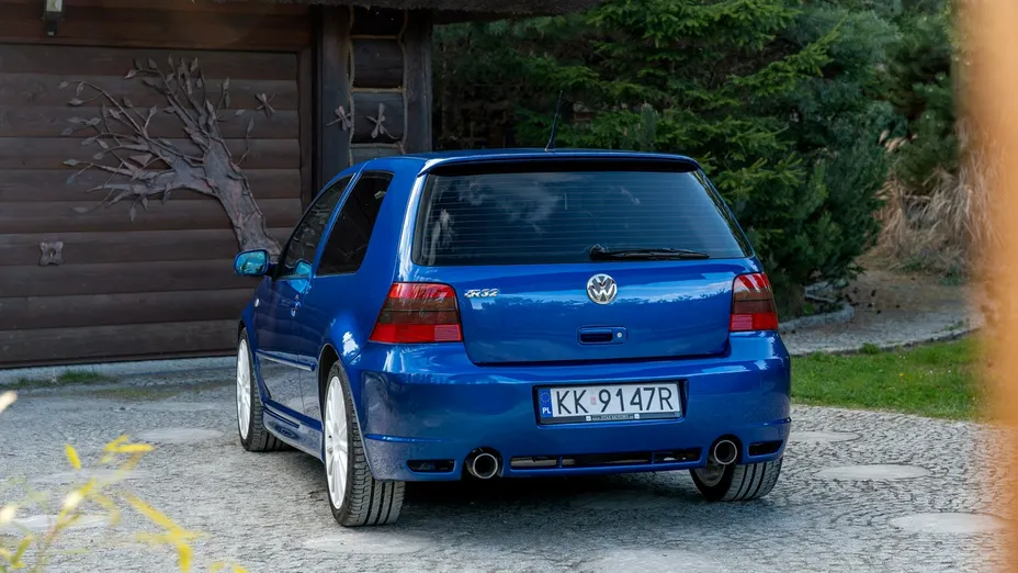 VOLKSWAGEN Golf -
