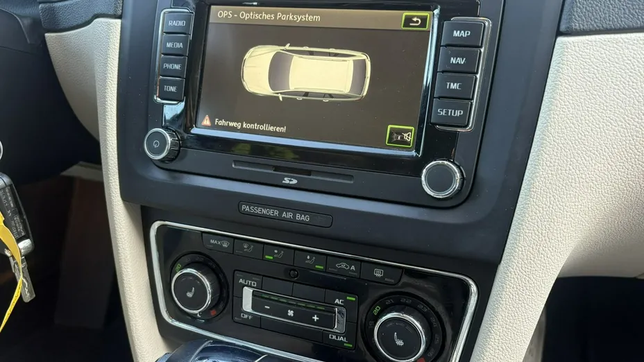 SKODA Superb -
