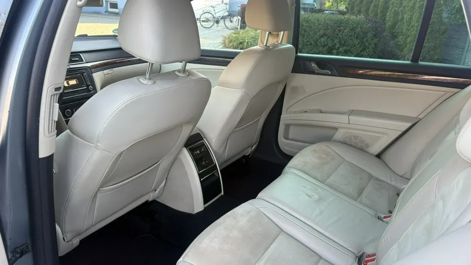 SKODA Superb -