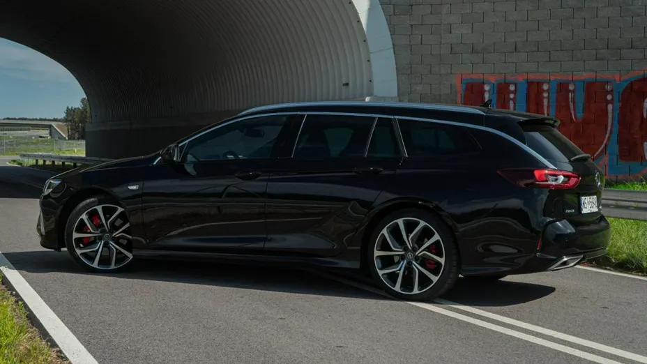 OPEL Insignia -