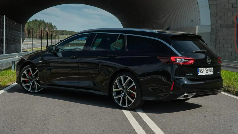 OPEL Insignia -