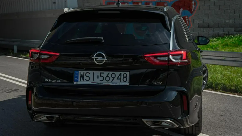 OPEL Insignia -