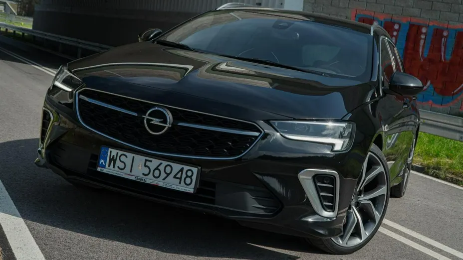 OPEL Insignia -