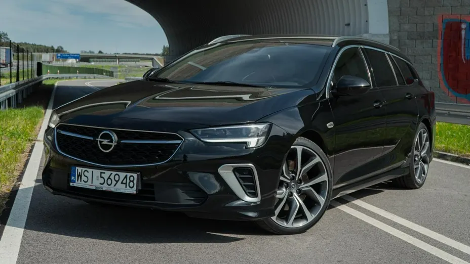 OPEL Insignia -
