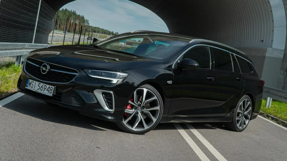 OPEL Insignia -