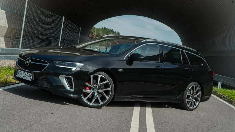 OPEL Insignia -