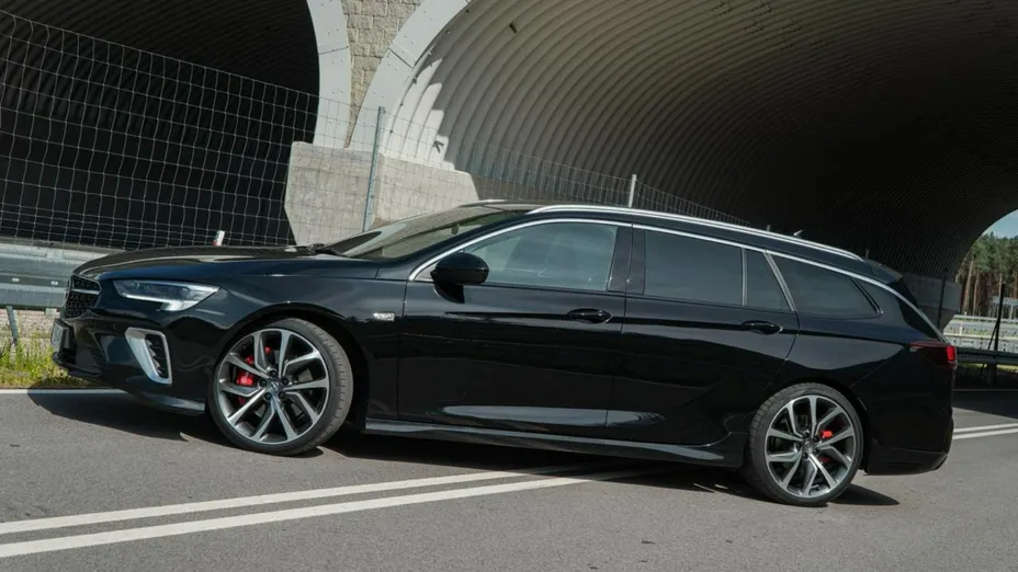 OPEL Insignia -